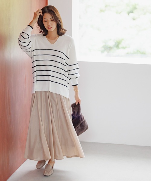 Elura（エルーラ）の「＜レギュラー／低身長サイズ＞艶フレアスカート/136360（スカート・レディース・ブルー系その他6/ベージュ/ライトブルー・FREE/FREE(S)）」の7枚目の写真