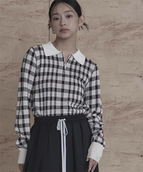 miette(ミエット)の「チェック柄フロントジップポロニット(ニット/セーター・レディース・ホワイト/レッド/ネイビー・FREE)」の4枚目の写真