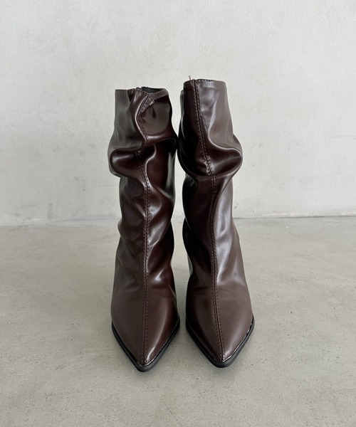 MYMOOD.(マイムード)の「ポインテッドトゥギャザーショートブーツ(ブーツ・レディース・ブラウン/ブラック・24.5cm/23.5cm)」の18枚目の写真