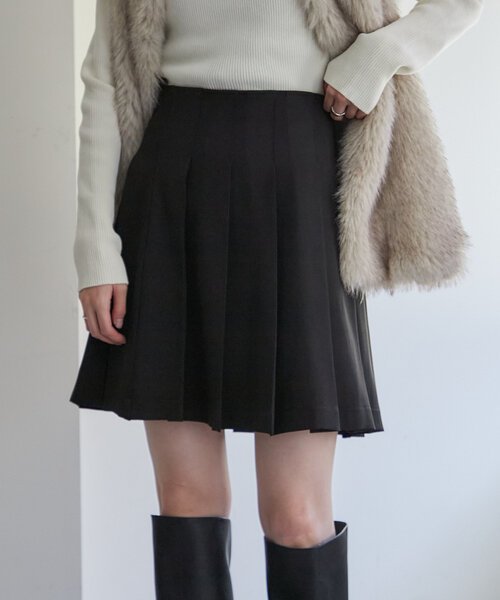 mystic(ミスティック)の「プリーツミニスカート(スカート・レディース・ブラック/ブラウン/チャコールグレー・1/2)」の5枚目の写真