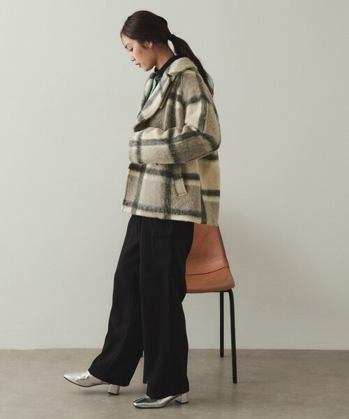 OPAQUE.CLIP（オペークドットクリップ）の「《美人百花掲載》ビックチェック ミドルPコート（ピーコート・レディース・ベージュ系1/ブルー系1・38/40）」の13枚目の写真