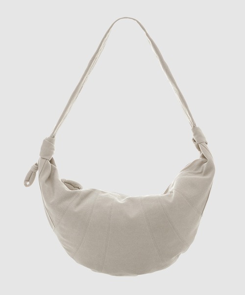 LEMAIRE(ルメール)の「XL CROISSANT BAG(ショルダーバッグ・メンズ・ブラック/ベージュ/ブラウン・ONE SIZE)」の3枚目の写真