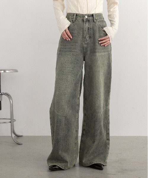 ad thie(アドティエ)の「ニータック ルーズフィットデニム(デニムパンツ・レディース・ブルー/ライトブルー・SMALL/MEDIUM)」の2枚目の写真