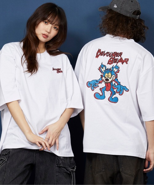 unrelaxing（アンリラクシング）の「オーバーサイズ  刺繍 Tシャツ 綿100％ /embroidery oversize T-shirt（Tシャツ/カットソー・メンズ・ホワイト系6/ホワイト系7/ホワイト系8/ホワイト/ブラック/その他/その他3/その他6/ブラック系その他2/ブラック系その他3/その他19/その他20/ブラック×ブルー/その他17/その他10/ブラック×レッド/ホワイト系2/ホワイト系4/ホワイト系/ホワイト系1/ブラック系その他4/ブラック系その他6/ライトブラック/ブラック系1/ブラック系3/その他8/ホワイト系9/スミクロ/ブラック系その他7/ブラック系/その他1/その他5/その他11/その他14/その他15/その他16/その他18/ホワイト系3/ホワイト系5/ブラック系その他/ブラック系2/その他4/その他7/その他9/その他12/その他21・SMALL/MEDIUM/LARGE/X-LARGE）」の4枚目の写真