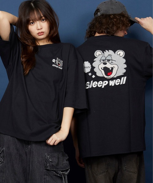 unrelaxing（アンリラクシング）の「オーバーサイズ  刺繍 Tシャツ 綿100％ /embroidery oversize T-shirt（Tシャツ/カットソー・メンズ・ホワイト系6/ホワイト系7/ホワイト系8/ホワイト/ブラック/その他/その他3/その他6/ブラック系その他2/ブラック系その他3/その他19/その他20/ブラック×ブルー/その他17/その他10/ブラック×レッド/ホワイト系2/ホワイト系4/ホワイト系/ホワイト系1/ブラック系その他4/ブラック系その他6/ライトブラック/ブラック系1/ブラック系3/その他8/ホワイト系9/スミクロ/ブラック系その他7/ブラック系/その他1/その他5/その他11/その他14/その他15/その他16/その他18/ホワイト系3/ホワイト系5/ブラック系その他/ブラック系2/その他4/その他7/その他9/その他12/その他21・SMALL/MEDIUM/LARGE/X-LARGE）」の21枚目の写真