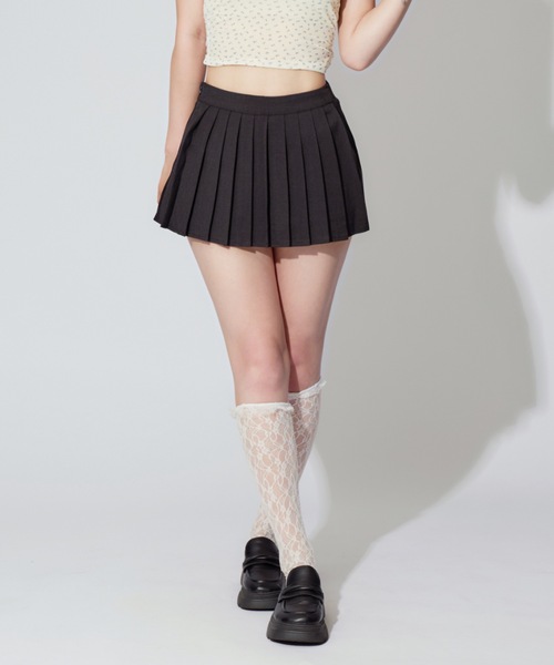 ALLuRing ChaRm（アリュリングチャーム）の「Pleated Skirt Pants / プリーツスカートパンツ（スカート・レディース・ホワイト/ブラック/ベージュ/グレー・S/M）」の2枚目の写真