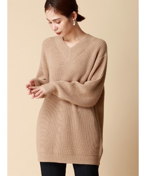 SUIT SQUARE(スーツスクエア)の「オーバーサイズVネックニット 長袖 ハンドウォッシュ アクリルウール 無地(ニット/セーター・レディース・キャメル/アイボリー/ダークブラウン・38(9号))」の22枚目の写真
