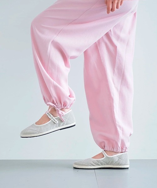 ata(アタ)の「ata pants 2. / テンセルリネン 裾絞りパンツ(その他パンツ・レディース・アイボリー/ピンク/ブラック・MEDIUM)」の11枚目の写真