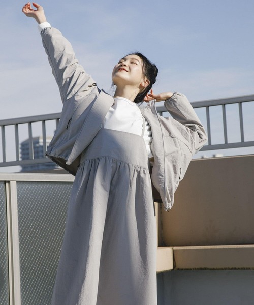 EKAL（エカル）の「『撥水/UVカット/UR TECH』ナイロンタッサーキャミワンピース（ワンピース・レディース・グレー/ベージュ系その他・ONE）」の4枚目の写真