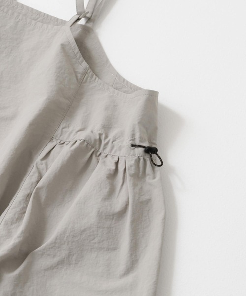 EKAL（エカル）の「『撥水/UVカット/UR TECH』ナイロンタッサーキャミワンピース（ワンピース・レディース・グレー/ベージュ系その他・ONE）」の9枚目の写真