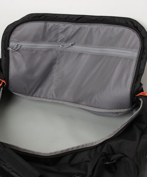 Mammut(マムート)の「カーゴン / Cargon 110(ボストンバッグ・メンズ・ブラック・110L)」の5枚目の写真