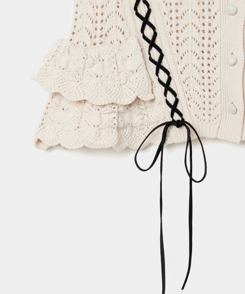 tanakadaisuke(タナカダイスケ)の「【tanakadaisuke/タナカダイスケ】lace up ribbon knit camisole/レースアップリボンニットキャミソール(キャミソール・レディース・ブラック/アイボリー・FREE)」の6枚目の写真