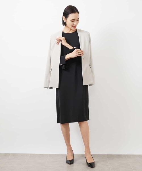 MICHEL KLEIN(ミッシェル・クラン)の「袖口パールワンピース(ワンピース・レディース・ブラック/グレー・38)」の2枚目の写真