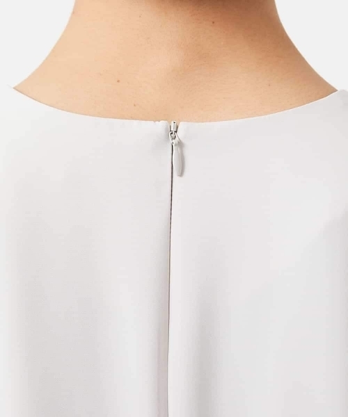 MICHEL KLEIN(ミッシェル・クラン)の「袖口パールワンピース(ワンピース・レディース・ブラック/グレー・38)」の4枚目の写真