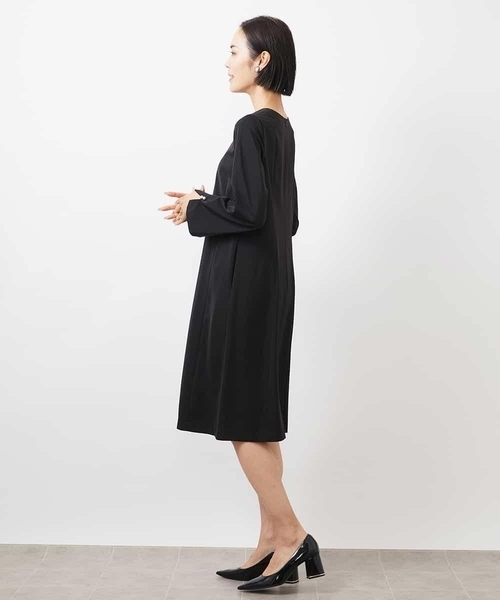 MICHEL KLEIN(ミッシェル・クラン)の「袖口パールワンピース(ワンピース・レディース・ブラック/グレー・38)」の16枚目の写真