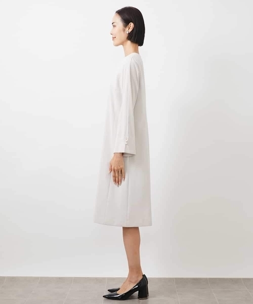 MICHEL KLEIN(ミッシェル・クラン)の「袖口パールワンピース(ワンピース・レディース・ブラック/グレー・38)」の20枚目の写真