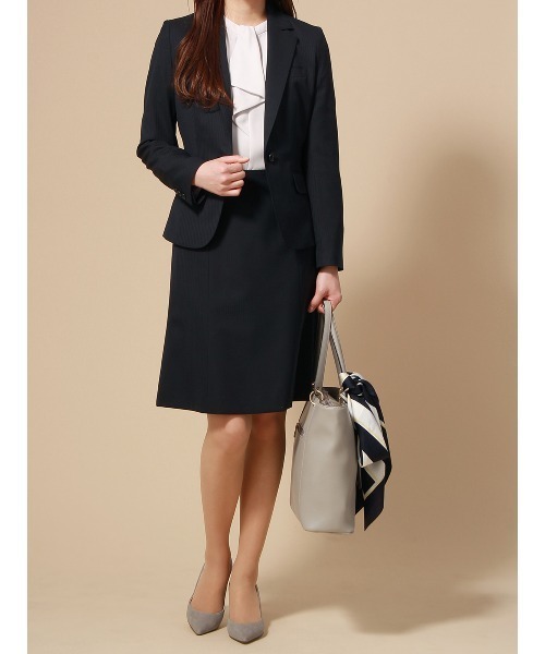 SUIT SQUARE（スーツスクエア）の「フレアスカート ウォッシャブル EASY STRETCH シャドーストライプ（スカート・レディース・ネイビー系・34(5号)/36(7号)/38(9号)/40(11号)/42(13号)）」の6枚目の写真