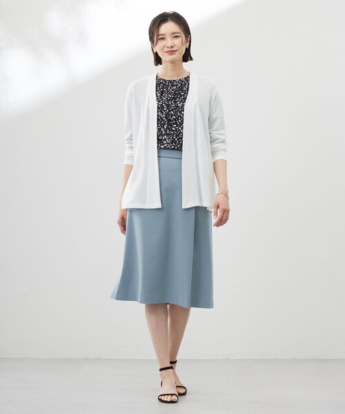 J.PRESS Ladies(J.プレス レディス)の「【洗える】スパンローンフラワープリント クルーネック ブラウス(シャツ/ブラウス・レディース・アイボリー系5/ネイビー系5・XS)」の6枚目の写真