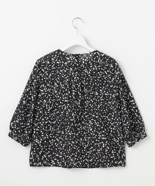 J.PRESS Ladies(J.プレス レディス)の「【洗える】スパンローンフラワープリント クルーネック ブラウス(シャツ/ブラウス・レディース・アイボリー系5/ネイビー系5・XS)」の9枚目の写真