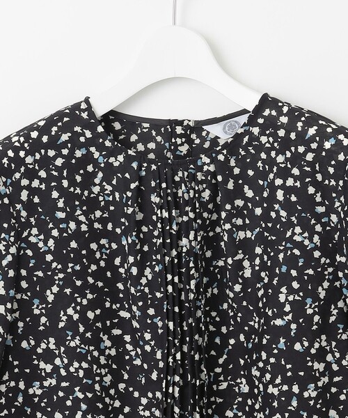 J.PRESS Ladies(J.プレス レディス)の「【洗える】スパンローンフラワープリント クルーネック ブラウス(シャツ/ブラウス・レディース・アイボリー系5/ネイビー系5・XS)」の10枚目の写真