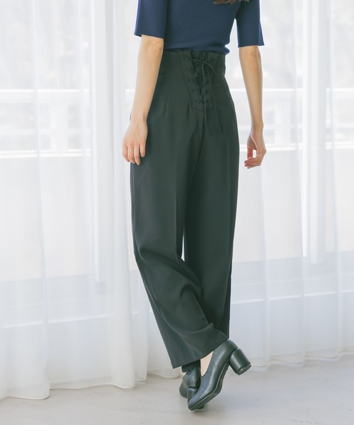mysty woman（ミスティウーマン）の「バックレースアップストレートパンツ 329042（スラックス・レディース・グリーン/グレー/ブラック・FREE）」の2枚目の写真