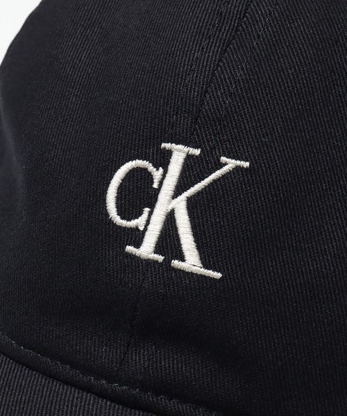 Calvin Klein(カルバン・クライン)の「【Calvin Klein/カルバンクライン】6 PANEL SMALL MONOGRAM BASEBALL CAP/コットンツイル スモール モノグラムキャップ(キャップ・メンズ・ブラック/アイボリー/ホワイト/チャコールグレー・ONE SIZE)」の7枚目の写真