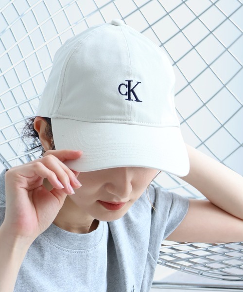 Calvin Klein(カルバン・クライン)の「【Calvin Klein/カルバンクライン】6 PANEL SMALL MONOGRAM BASEBALL CAP/コットンツイル スモール モノグラムキャップ(キャップ・メンズ・ブラック/アイボリー/ホワイト/チャコールグレー・ONE SIZE)」の20枚目の写真