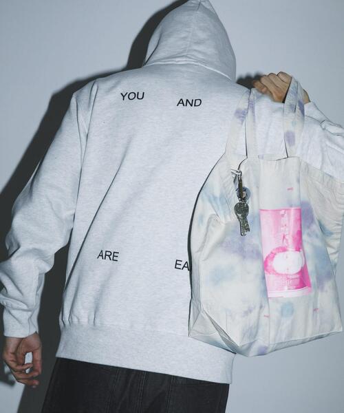 URBAN RESEARCH(アーバンリサーチ)の「BLANKMAG B/W photo Hoodie(パーカー・メンズ・ライトグレー/ブラック・X-LARGE/LARGE/MEDIUM)」の9枚目の写真