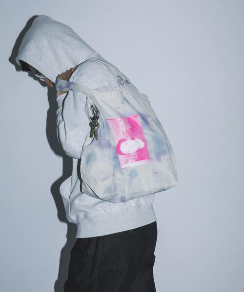 URBAN RESEARCH(アーバンリサーチ)の「BLANKMAG B/W photo Hoodie(パーカー・メンズ・ライトグレー/ブラック・X-LARGE/LARGE/MEDIUM)」の10枚目の写真