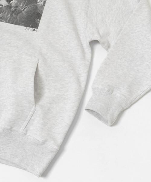 URBAN RESEARCH(アーバンリサーチ)の「BLANKMAG B/W photo Hoodie(パーカー・メンズ・ライトグレー/ブラック・X-LARGE/LARGE/MEDIUM)」の14枚目の写真