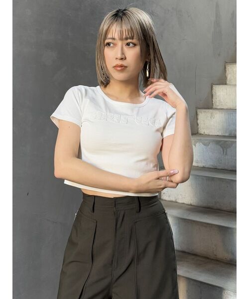 MURUA(ムルーア)の「パッチステッチクロップドT(Tシャツ/カットソー・レディース・ホワイト/ピンク/レッド/ダークグレー/ブルー・FREE)」の11枚目の写真