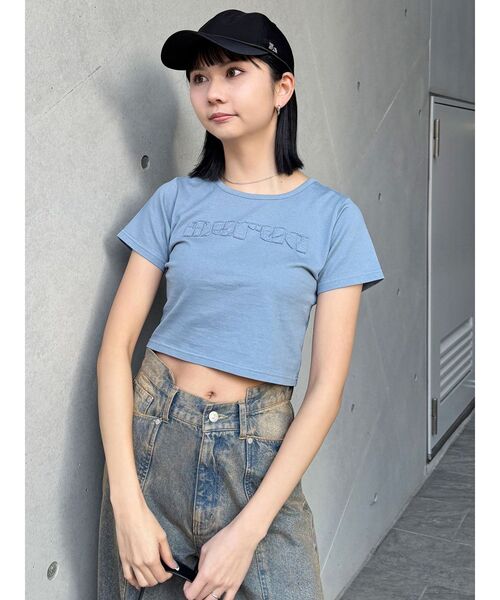 MURUA(ムルーア)の「パッチステッチクロップドT(Tシャツ/カットソー・レディース・ホワイト/ピンク/レッド/ダークグレー/ブルー・FREE)」の15枚目の写真