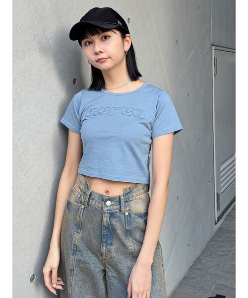 MURUA(ムルーア)の「パッチステッチクロップドT(Tシャツ/カットソー・レディース・ホワイト/ピンク/レッド/ダークグレー/ブルー・FREE)」の16枚目の写真