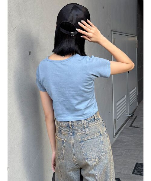 MURUA(ムルーア)の「パッチステッチクロップドT(Tシャツ/カットソー・レディース・ホワイト/ピンク/レッド/ダークグレー/ブルー・FREE)」の18枚目の写真