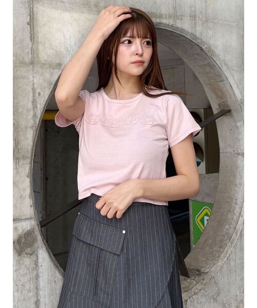 MURUA(ムルーア)の「パッチステッチクロップドT(Tシャツ/カットソー・レディース・ホワイト/ピンク/レッド/ダークグレー/ブルー・FREE)」の22枚目の写真