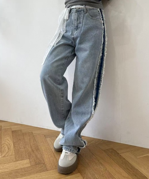 mebole(メボレ)の「サイドラインデニムパンツ(デニムパンツ・レディース・ブルー・LARGE/MEDIUM)」の1枚目の写真
