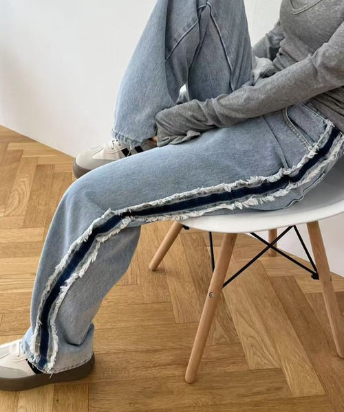 mebole(メボレ)の「サイドラインデニムパンツ(デニムパンツ・レディース・ブルー・LARGE/MEDIUM)」の13枚目の写真