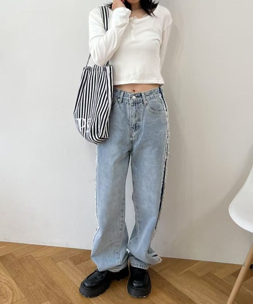 mebole(メボレ)の「サイドラインデニムパンツ(デニムパンツ・レディース・ブルー・LARGE/MEDIUM)」の3枚目の写真