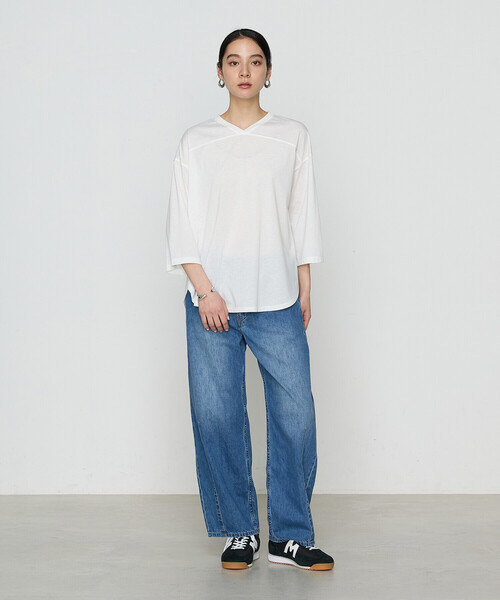 COMME CA（コムサ）の「36Gポリエステル／レーヨン天竺 Vネックカットソー（Tシャツ/カットソー・レディース・グレー/ホワイト/チャコール・FREE）」の4枚目の写真