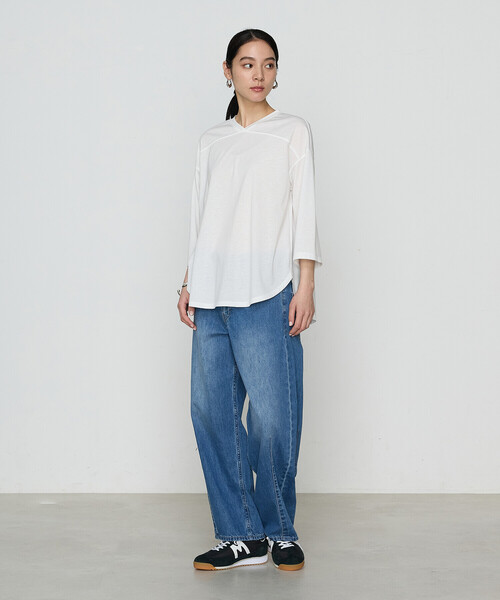 COMME CA（コムサ）の「36Gポリエステル／レーヨン天竺 Vネックカットソー（Tシャツ/カットソー・レディース・グレー/ホワイト/チャコール・FREE）」の5枚目の写真