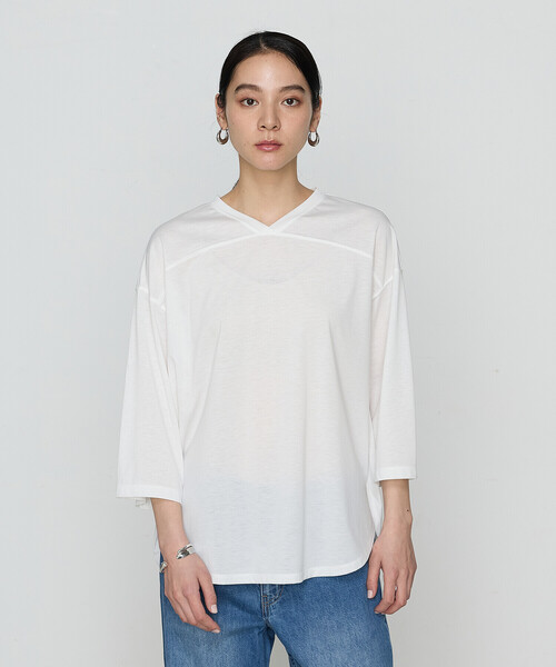 COMME CA（コムサ）の「36Gポリエステル／レーヨン天竺 Vネックカットソー（Tシャツ/カットソー・レディース・グレー/ホワイト/チャコール・FREE）」の8枚目の写真