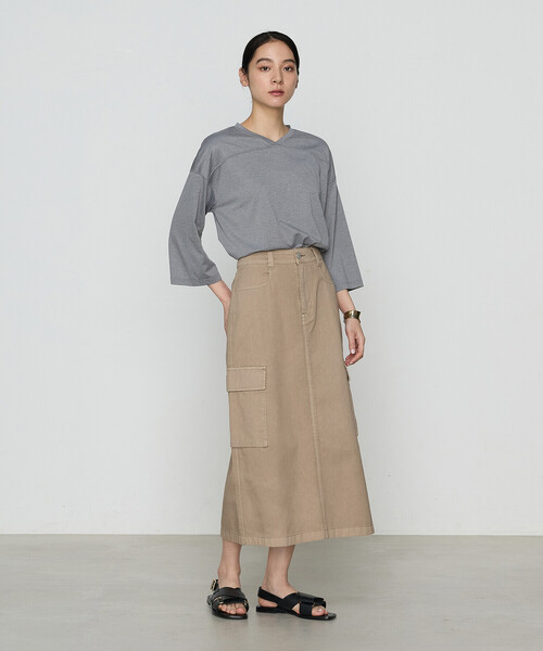 COMME CA（コムサ）の「36Gポリエステル／レーヨン天竺 Vネックカットソー（Tシャツ/カットソー・レディース・グレー/ホワイト/チャコール・FREE）」の12枚目の写真