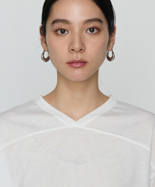 COMME CA（コムサ）の「36Gポリエステル／レーヨン天竺 Vネックカットソー（Tシャツ/カットソー・レディース・グレー/ホワイト/チャコール・FREE）」の22枚目の写真