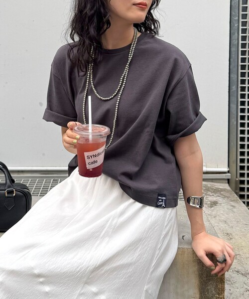 fredy emue（フレディエミュ）の「【新色追加！】ベーシッククロップド丈Tシャツ（Tシャツ/カットソー・レディース・チャコールグレー/ライトグレー/オフホワイト/ベビーピンク/ネイビー/グレイッシュベージュ・38）」の2枚目の写真