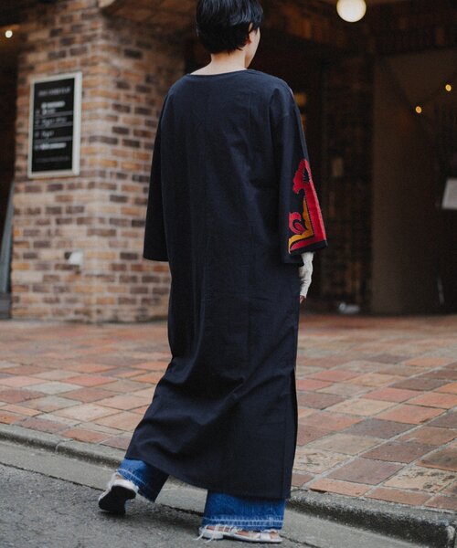 CIAOPANIC TYPY（チャオパニックティピー）の「【aguni】エンブロイダリーIラインワンピ（ワンピース・レディース・ブラック/ブラウン・ONE SIZE）」の6枚目の写真