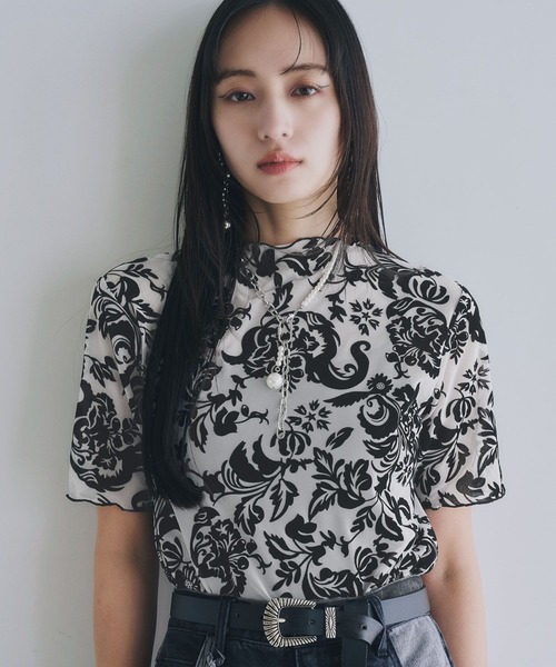 HARE ハレ フラワーフロッキートップス ホワイト レディース 半袖 HARE（ハレ）の「フラワーフロッキートップス(HARE)（Tシャツ