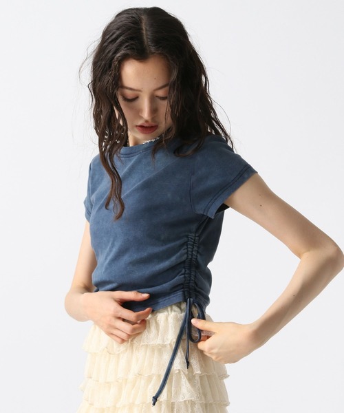 FOREVER 21(フォーエバー トゥエンティーワン)の「【2025SS】ヴィンテージライクサイドシャーリングT(Tシャツ/カットソー・レディース・オフホワイト/ブラック/ブラウン/ネイビー・FREE)」の5枚目の写真