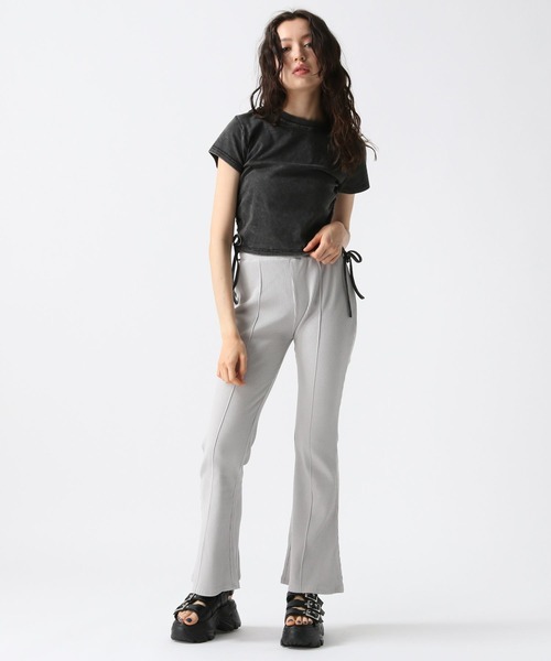 FOREVER 21(フォーエバー トゥエンティーワン)の「【2025SS】ヴィンテージライクサイドシャーリングT(Tシャツ/カットソー・レディース・オフホワイト/ブラック/ブラウン/ネイビー・FREE)」の11枚目の写真