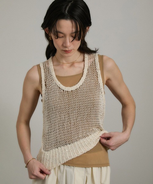 SALON adam et rope'（サロン アダム エ ロペ）の「シアーコントラストカップ付きタンク（タンクトップ・レディース・ベージュ/オフホワイト/ブラック・FREE）」の7枚目の写真