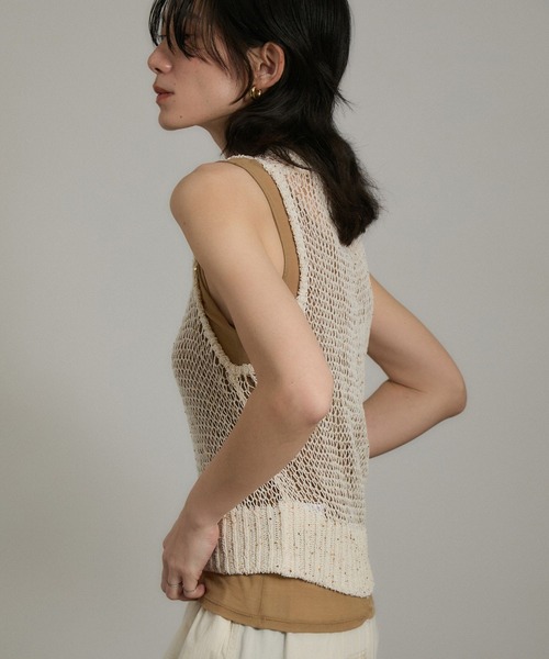 SALON adam et rope'（サロン アダム エ ロペ）の「シアーコントラストカップ付きタンク（タンクトップ・レディース・ベージュ/オフホワイト/ブラック・FREE）」の8枚目の写真